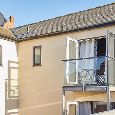 Host & - West Cliff Retreat Whitby