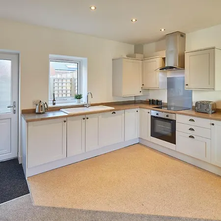 Nyaraló Host & - West Cliff Retreat *