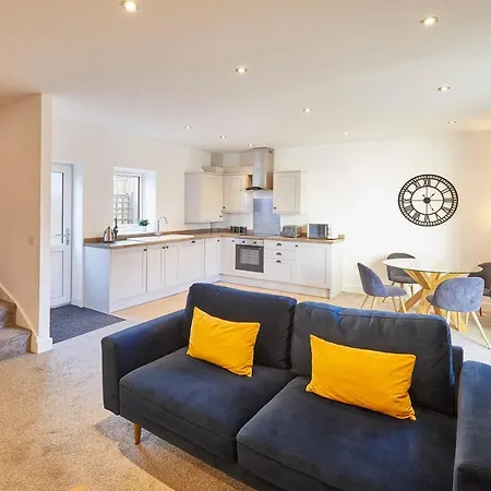 Host & - West Cliff Retreat